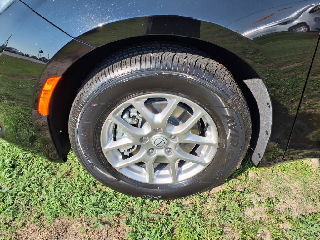 New 2025 Chrysler Voyager LX FWD image 4