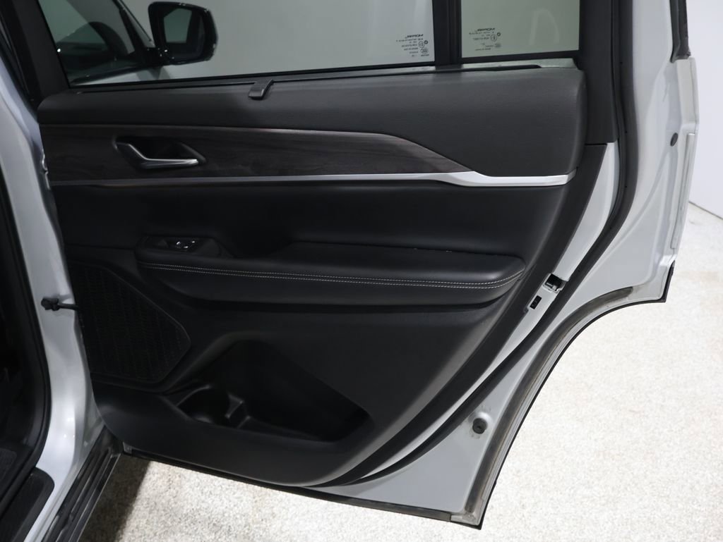 Used 2024 Jeep Grand Cherokee L Limited w/ Luxury Tech Group II image 22