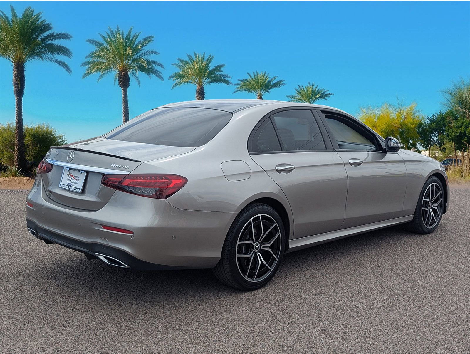 Used 2022 Mercedes-Benz E 450 4MATIC Sedan image 5