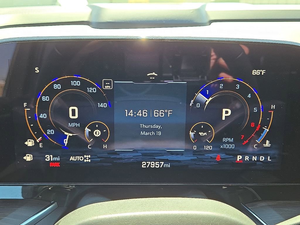 Used 2025 Chevrolet Suburban Z71 image 27