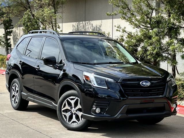 Used 2022 Subaru Forester Premium image 2
