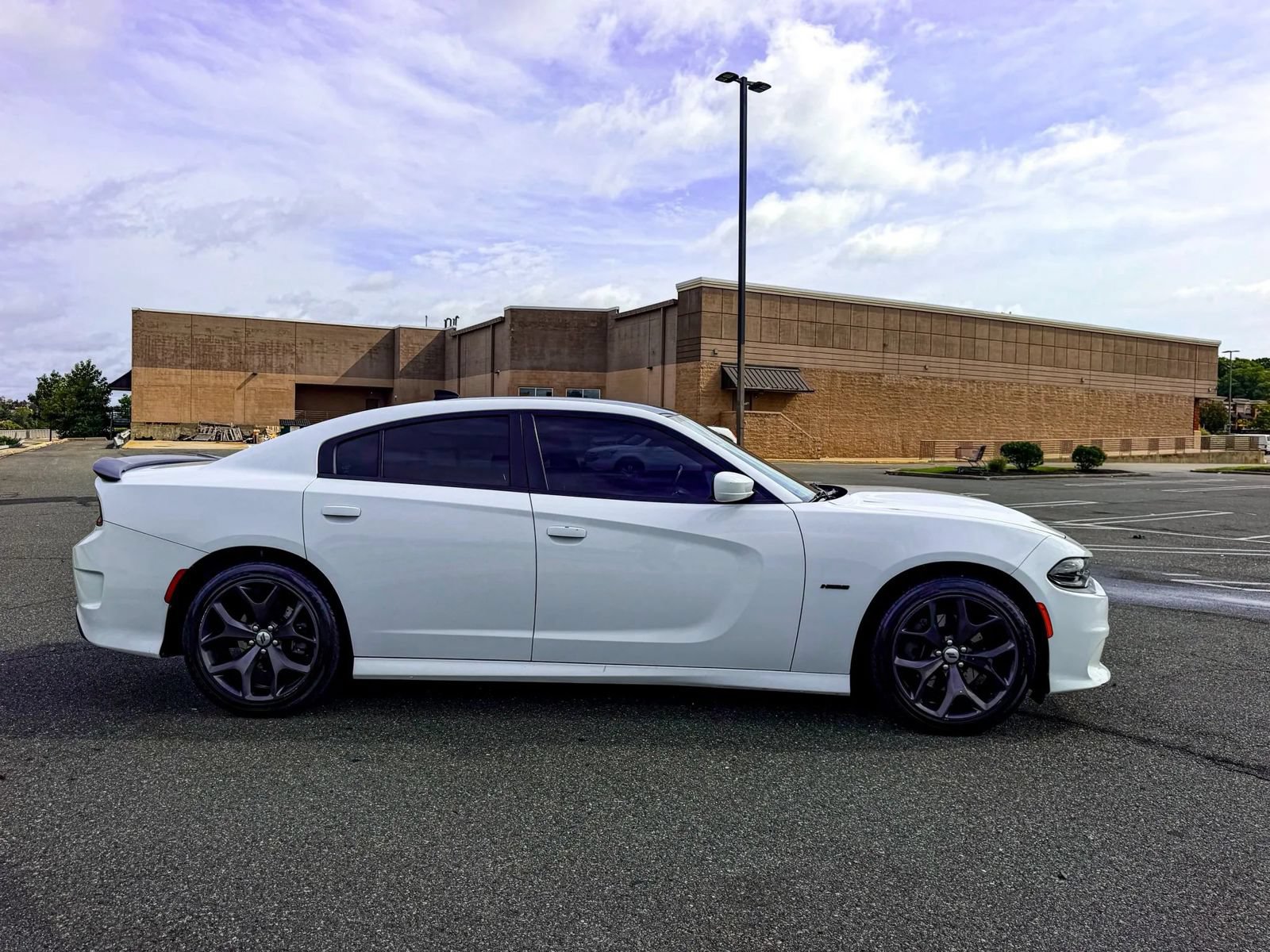 Used 2019 Dodge Charger R/T RWD image 5