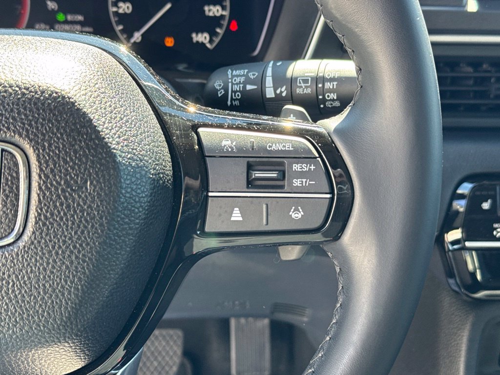 Used 2023 Honda Pilot Touring image 17