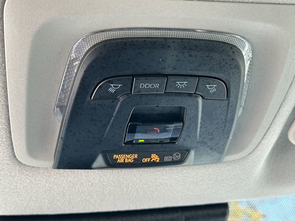 Used 2024 Toyota Corolla Cross L image 29