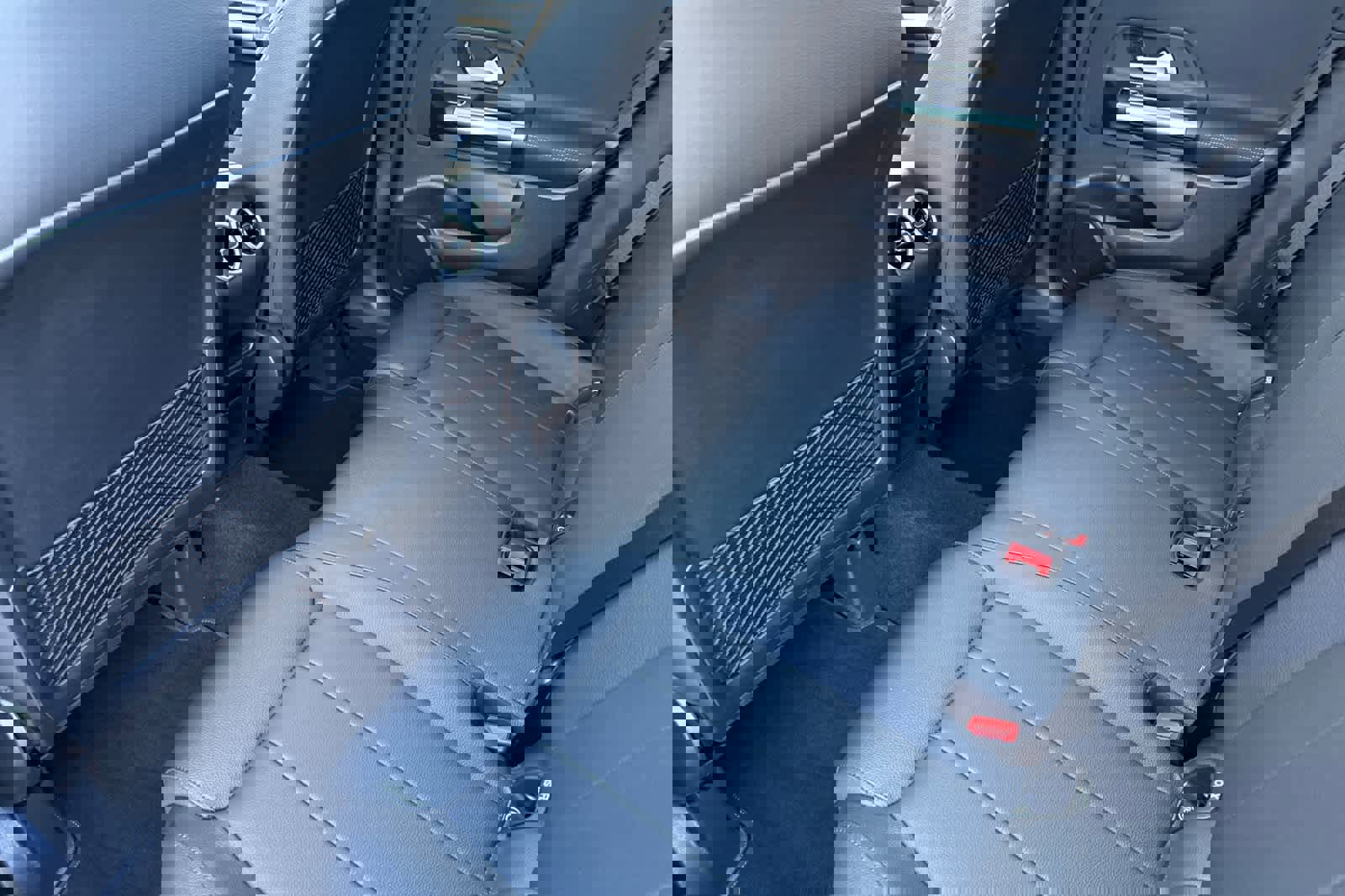 Certified 2026 Mercedes-Benz GLA 250 4MATIC image 11