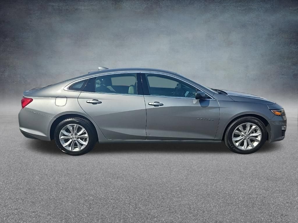 Used 2024 Chevrolet Malibu LT FWD image 2
