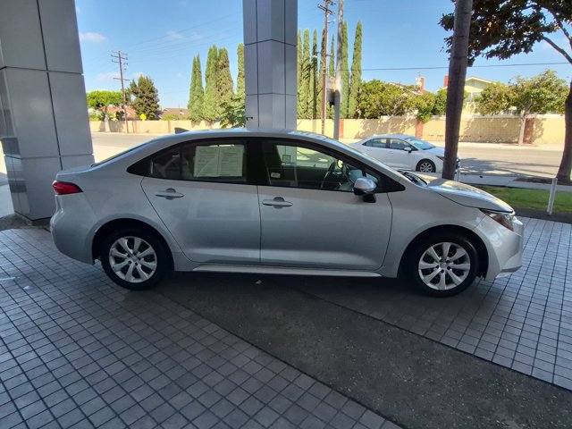 Used 2022 Toyota Corolla LE FWD image 4
