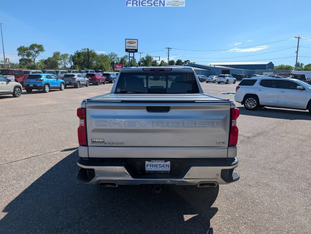 Used 2022 Chevrolet Silverado 1500 LTZ w/ Technology Package AWD/4WD image 4