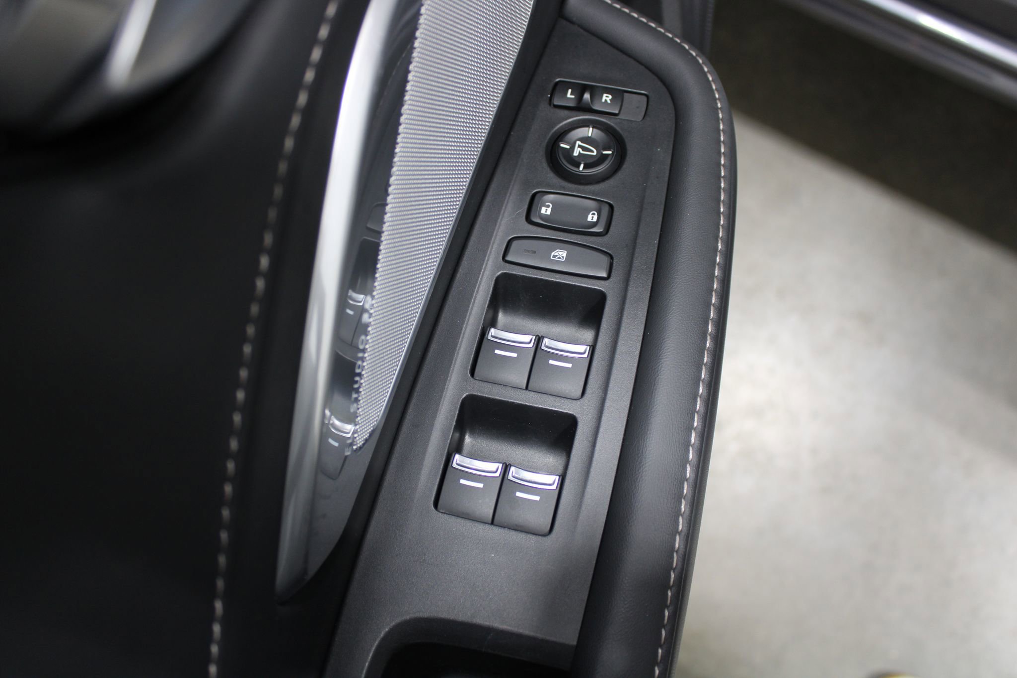 Used 2021 Acura RDX AWD w/ Advance Package image 46