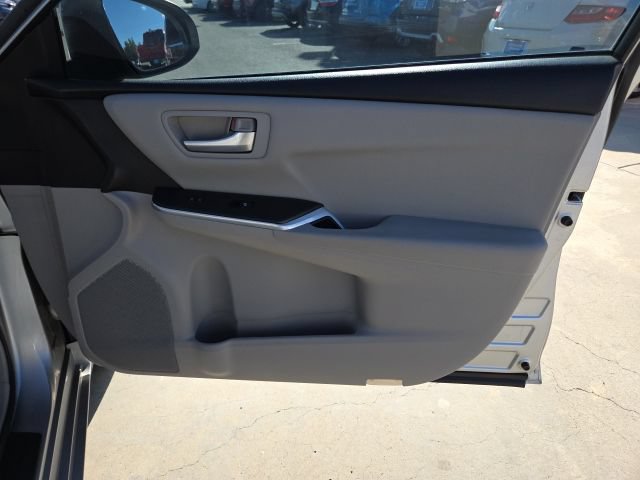 Used 2017 Toyota Camry LE FWD image 23
