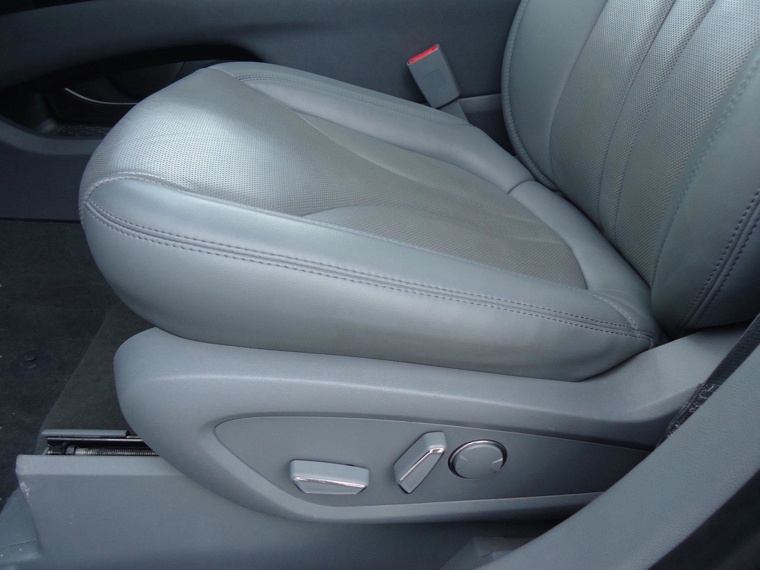 Used 2023 Lincoln Nautilus Reserve w/ Equipment Group 202A image 24