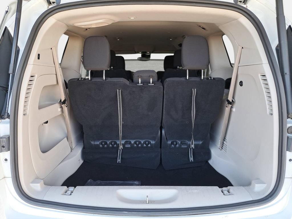 Used 2023 Chrysler Voyager LX FWD image 14