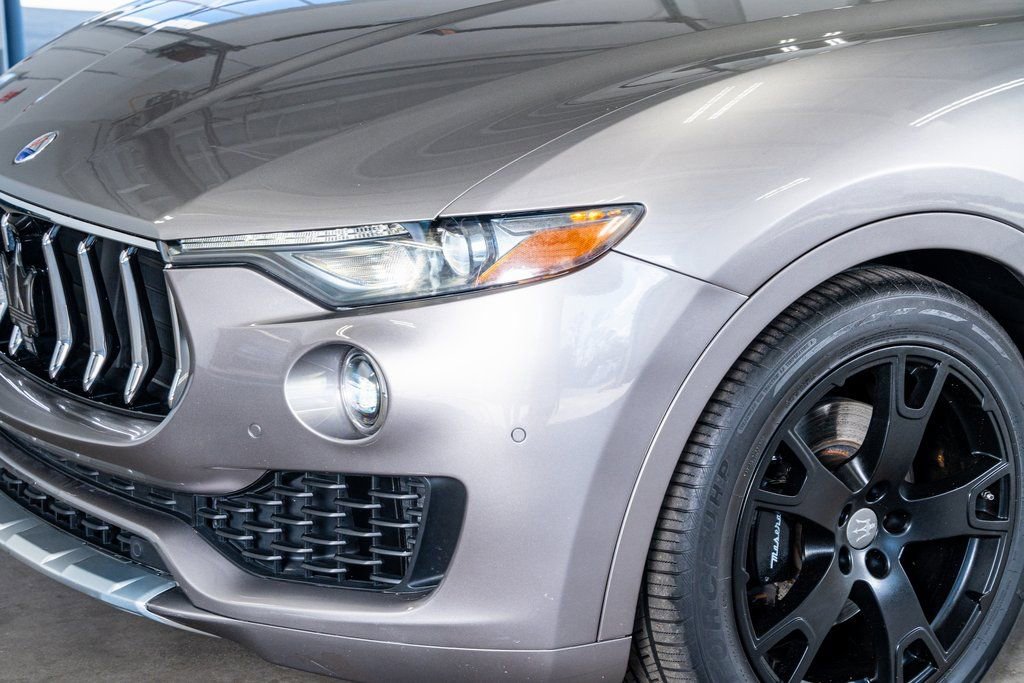 Used 2017 Maserati Levante w/ Luxury Package image 12