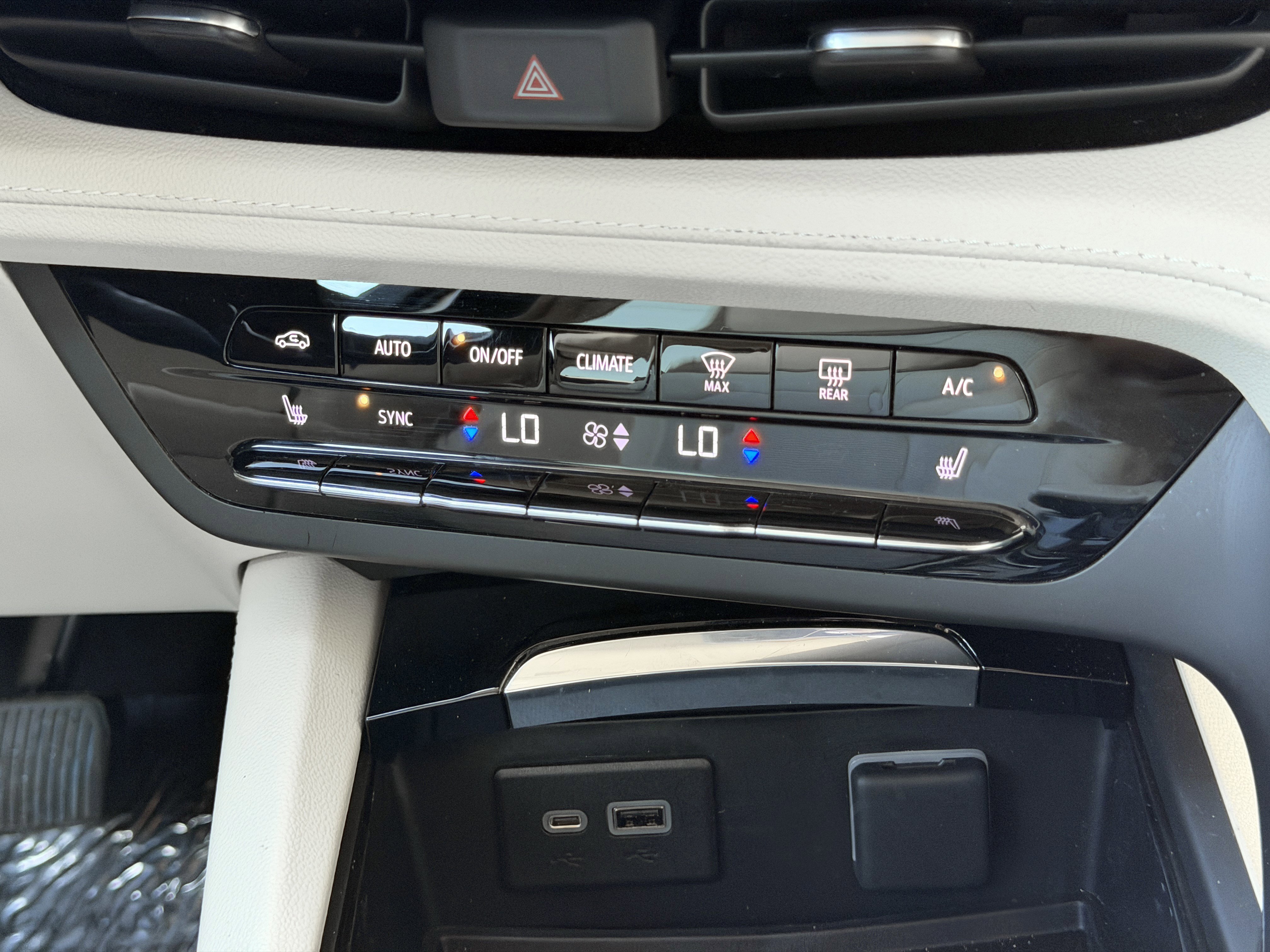 Used 2023 Buick Envision Preferred image 21
