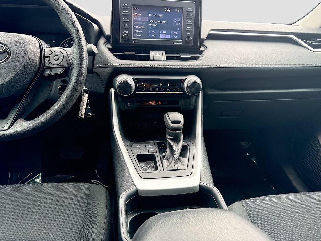 Used 2020 Toyota RAV4 LE FWD image 18