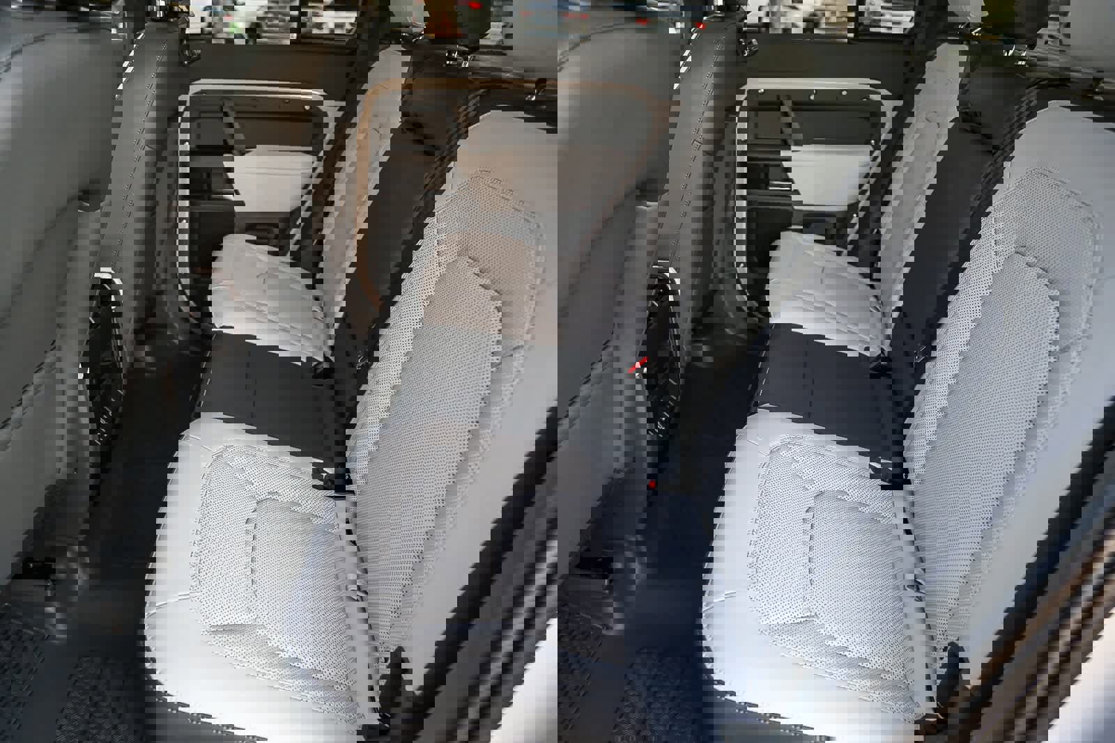 New 2026 Land Rover Defender 110 S image 18