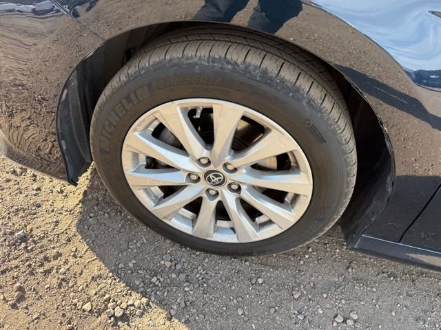 Used 2018 Toyota Camry LE FWD image 10