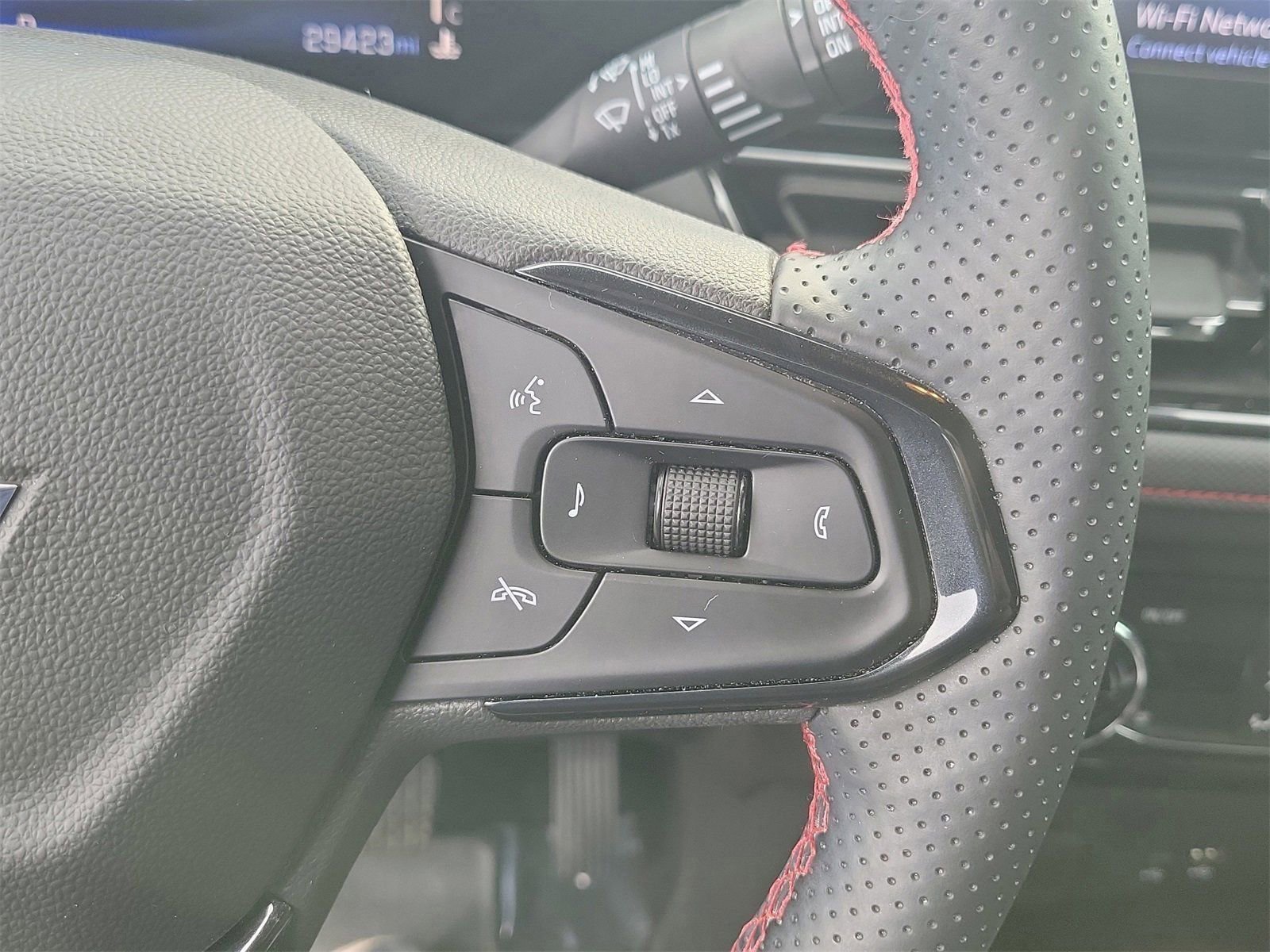 Used 2025 Chevrolet TrailBlazer RS w/ Convenience Package image 24