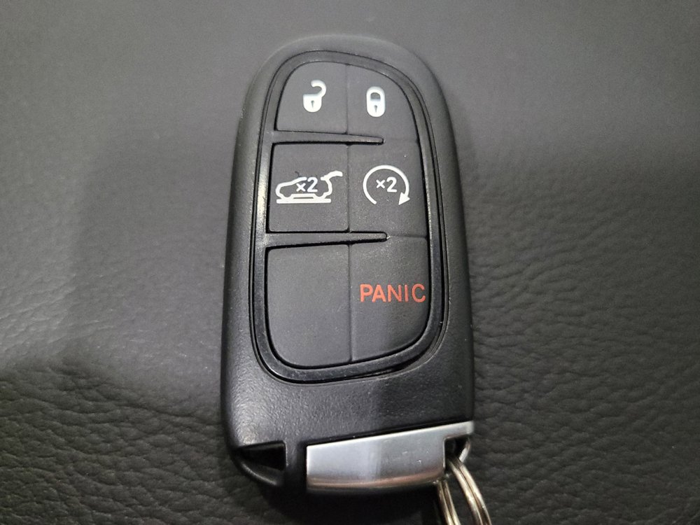 Used 2020 Jeep Cherokee Limited AWD/4WD image 32