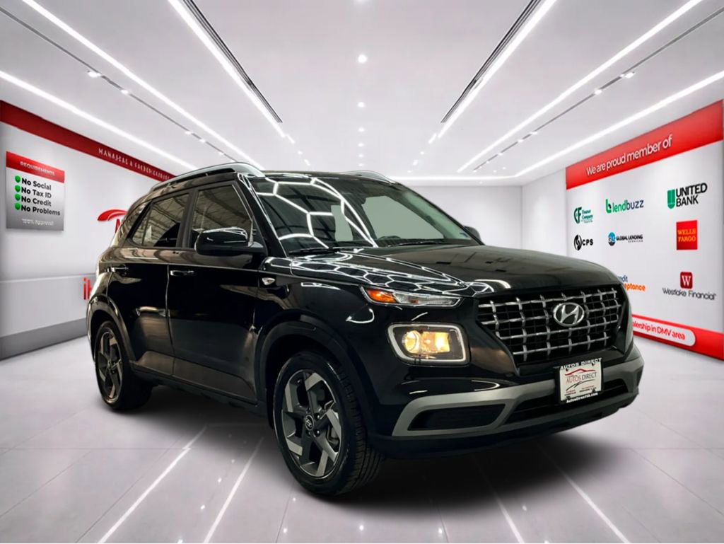 Used 2023 Hyundai Venue SEL image 2