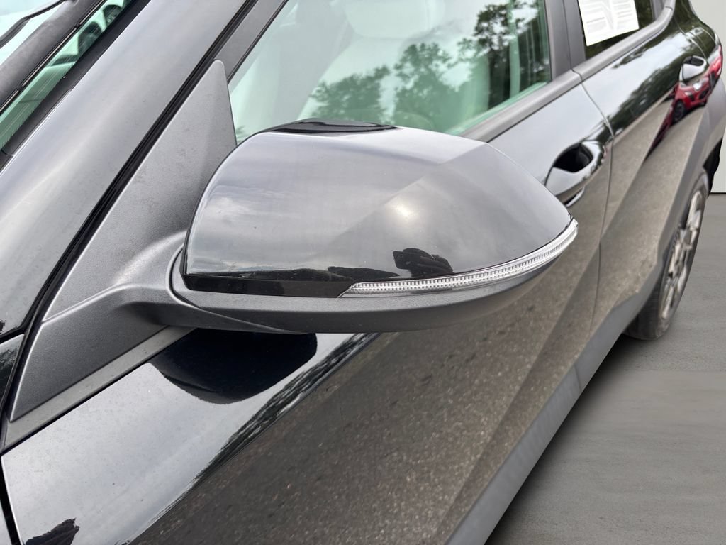 Used 2024 Hyundai Kona SEL FWD image 11