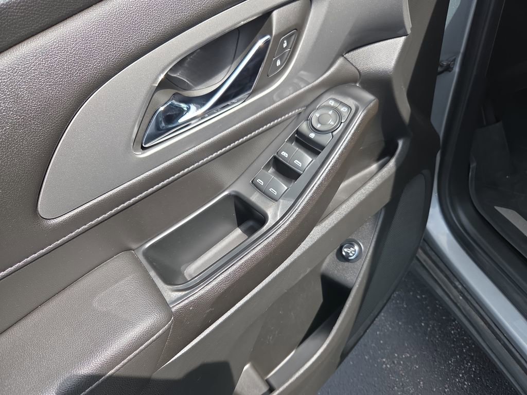 Certified 2023 Chevrolet Traverse LT FWD image 27