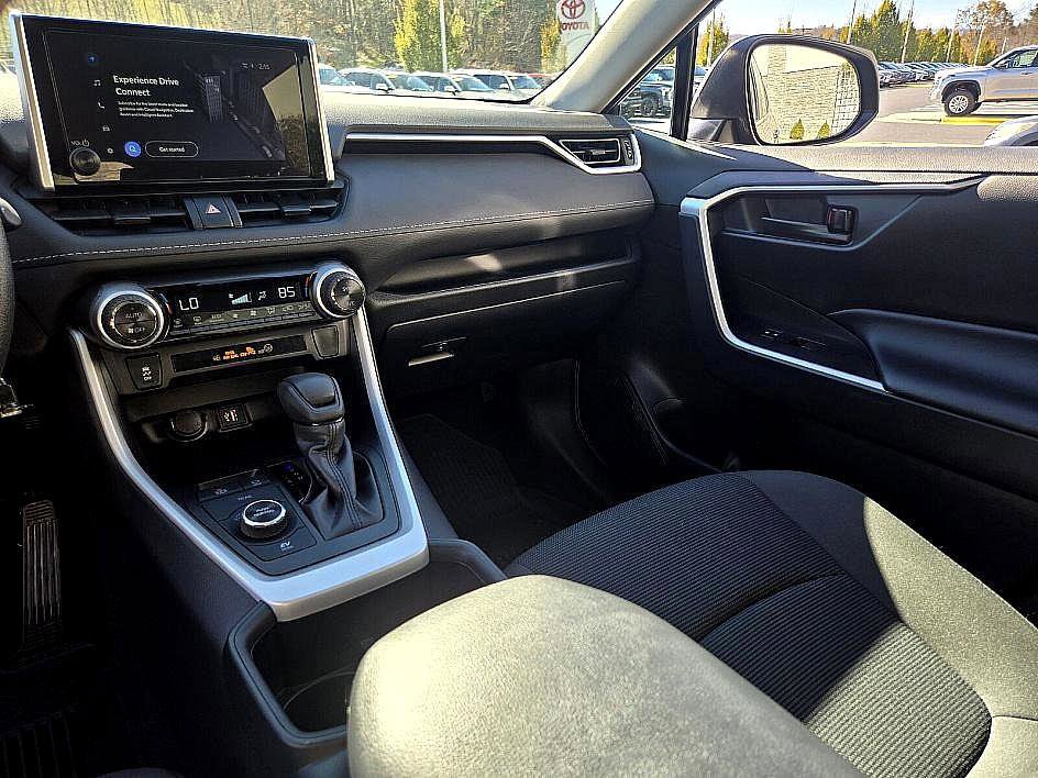 Used 2025 Toyota RAV4 LE image 20