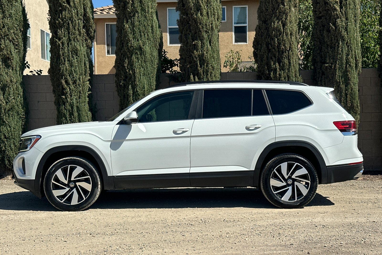 Certified 2024 Volkswagen Atlas SE image 7