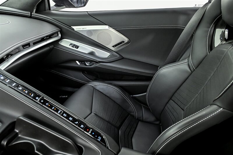 Used 2022 Chevrolet Corvette Stingray Premium Conv w/ Z51 Performance Package RWD image 35
