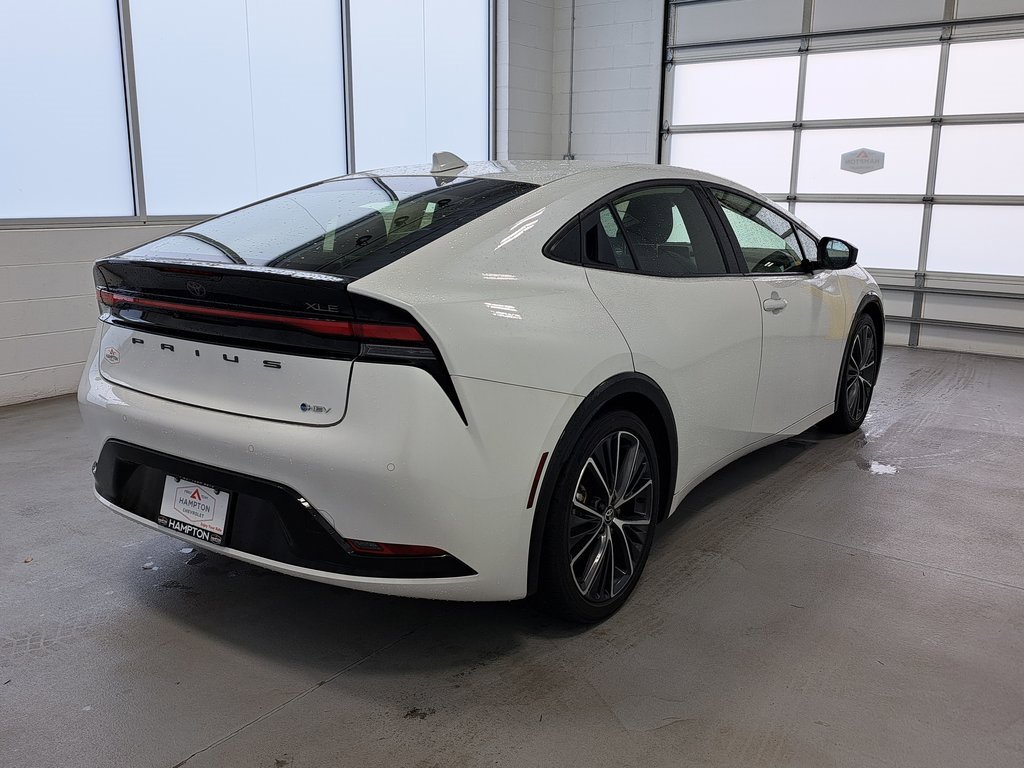 Used 2024 Toyota Prius XLE image 6
