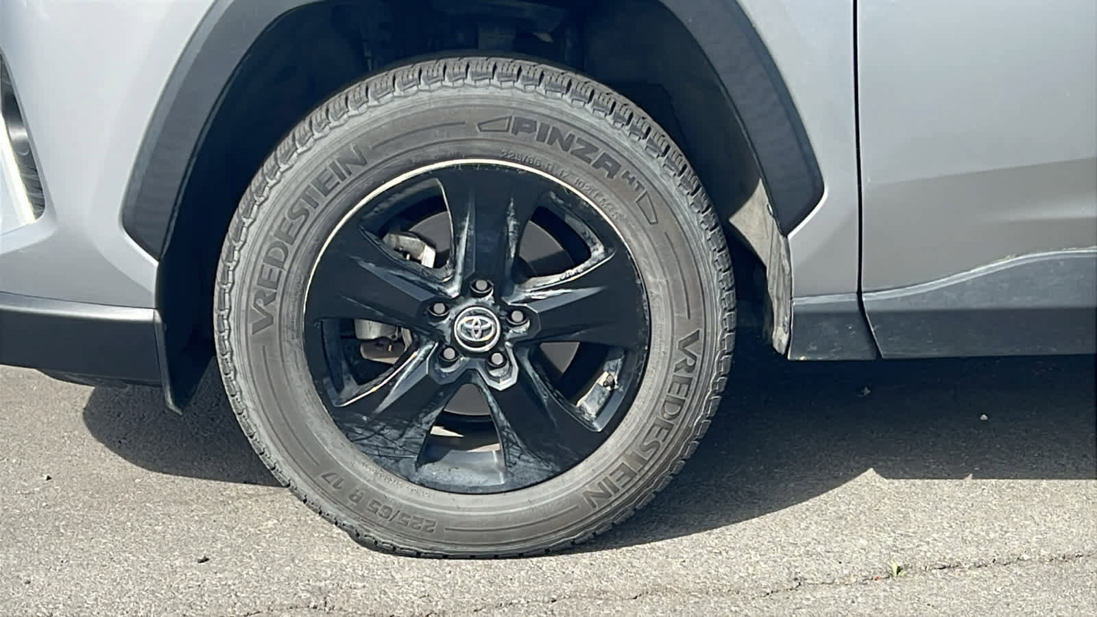 Used 2020 Toyota RAV4 XLE w/ Convenience Package image 9