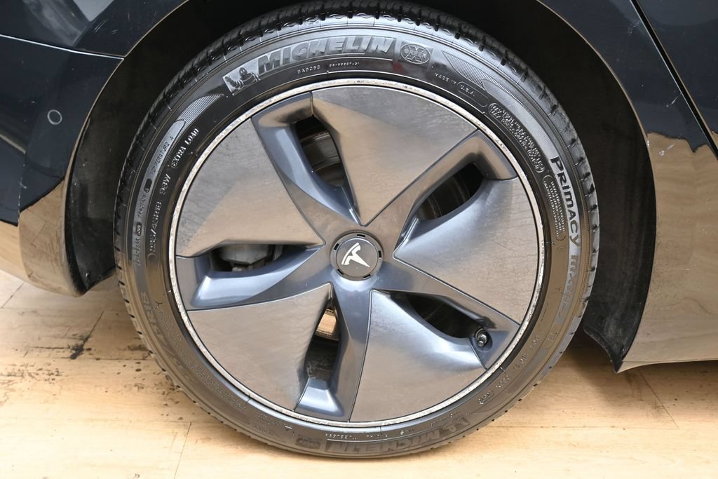 Used 2018 Tesla Model 3 Mid Range RWD image 39