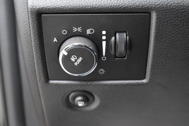 Used 2012 Jeep Grand Cherokee SRT8 w/ Luxury Group II AWD/4WD image 24