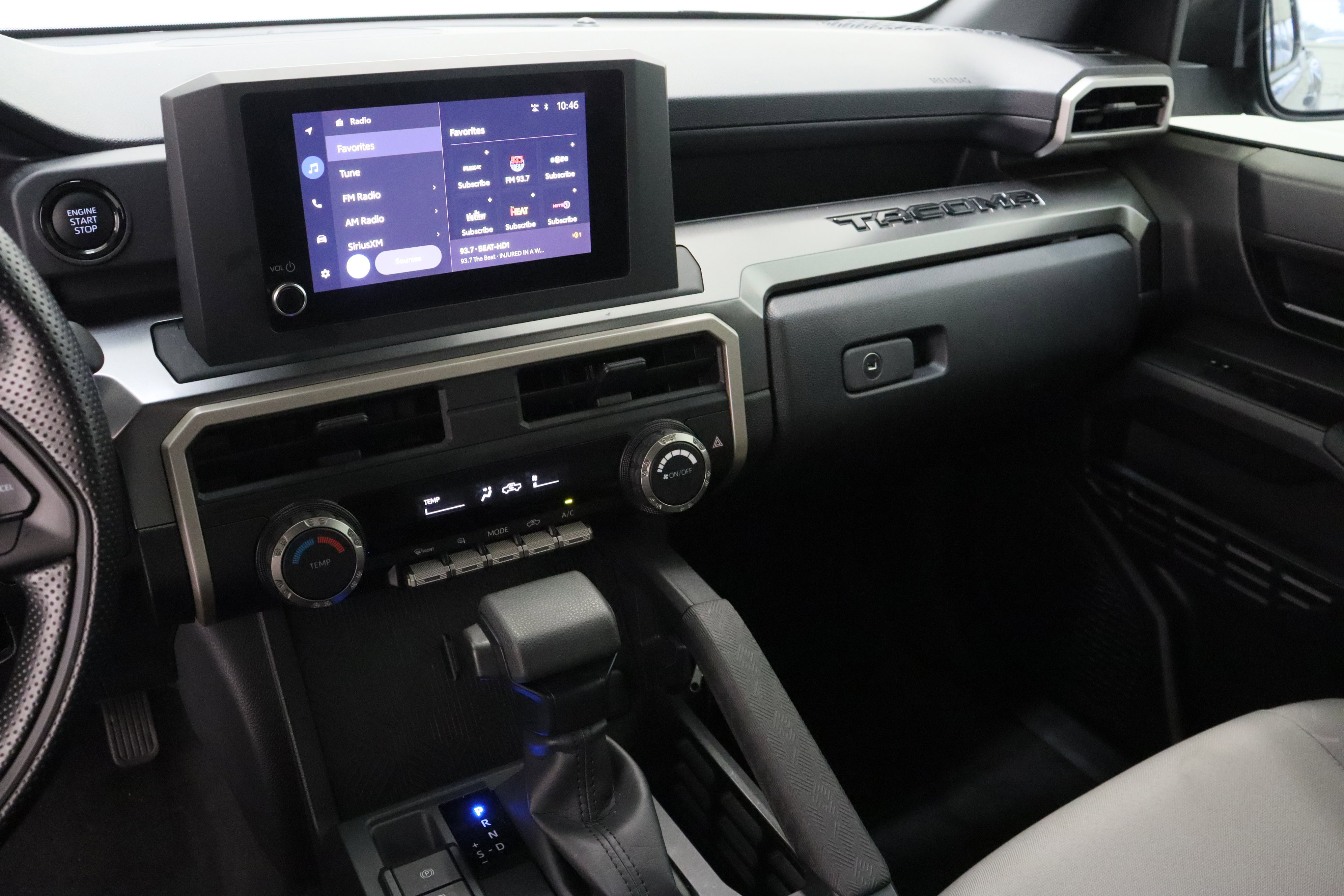 Used 2025 Toyota Tacoma SR5 AWD/4WD image 15