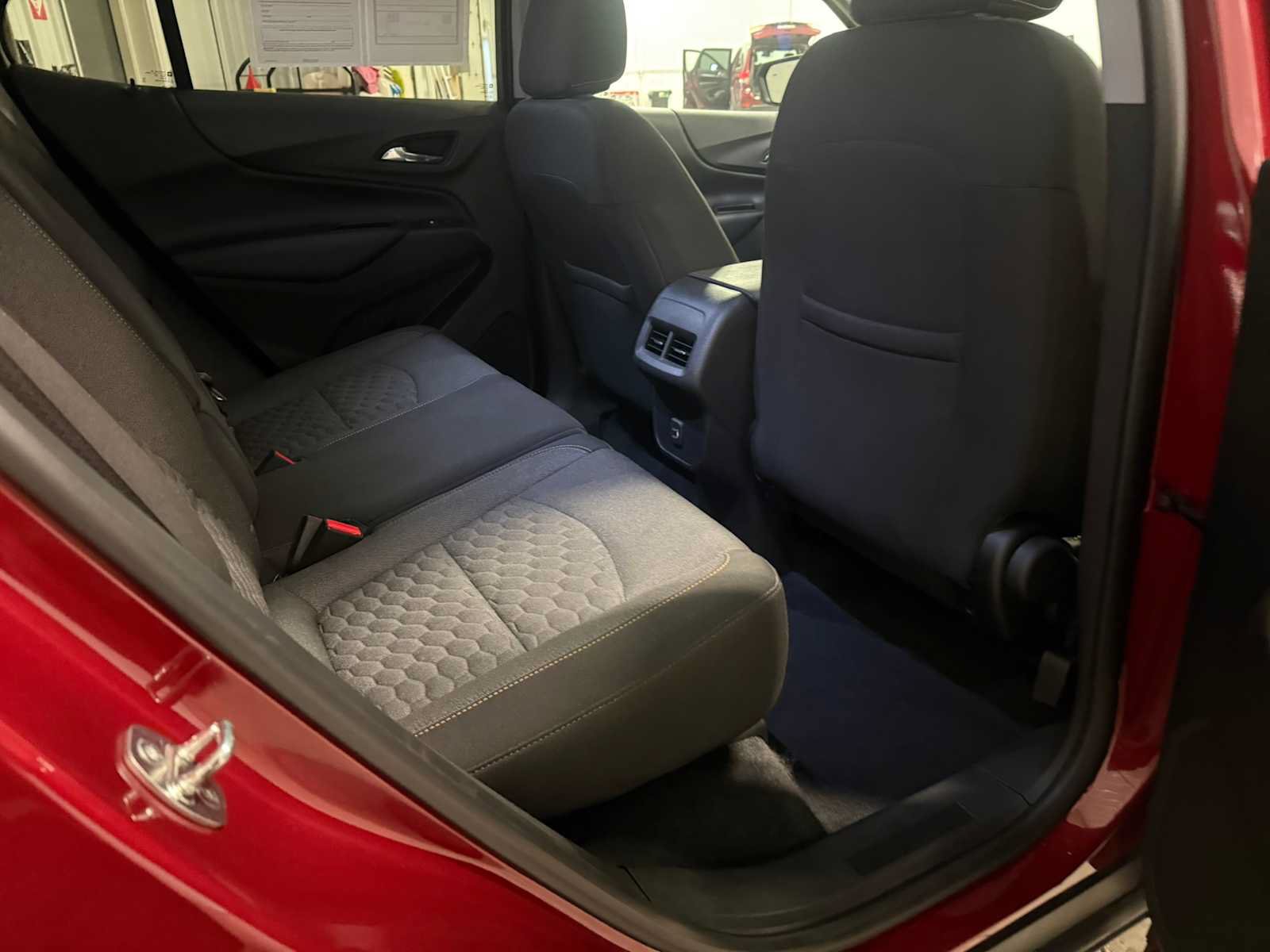 Used 2020 Chevrolet Equinox LT FWD image 25