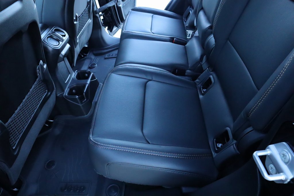 New 2025 Jeep Gladiator Sport image 12