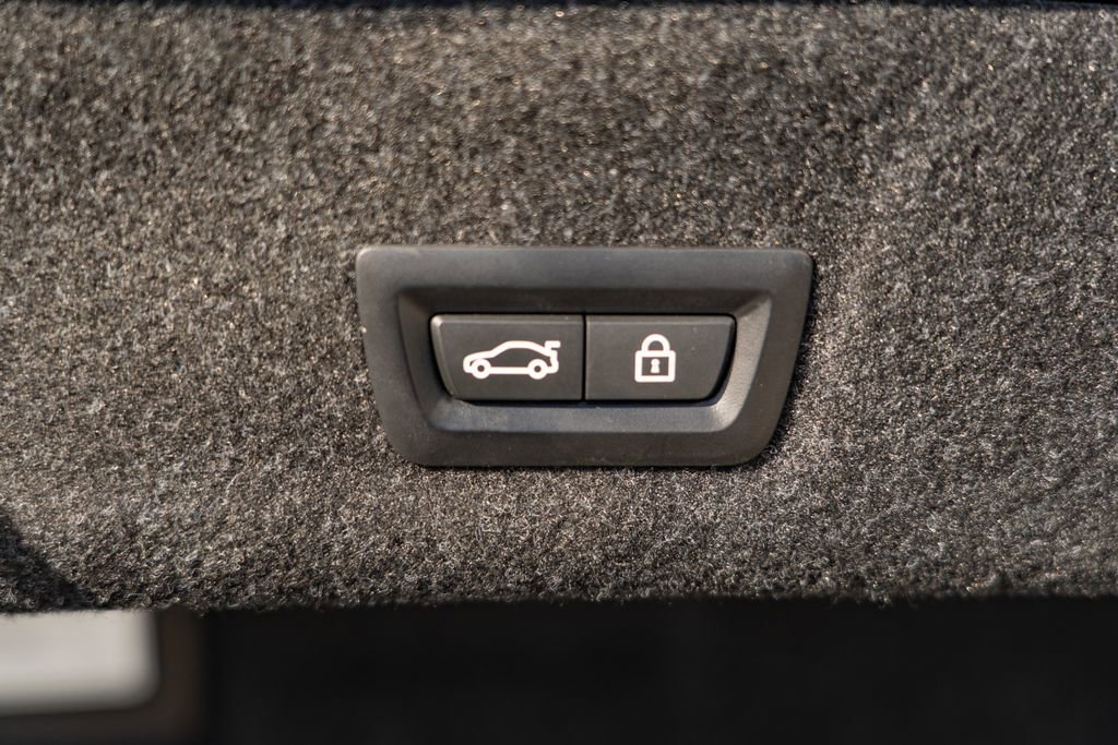 Used 2023 BMW M3 w/ Executive Package image 9