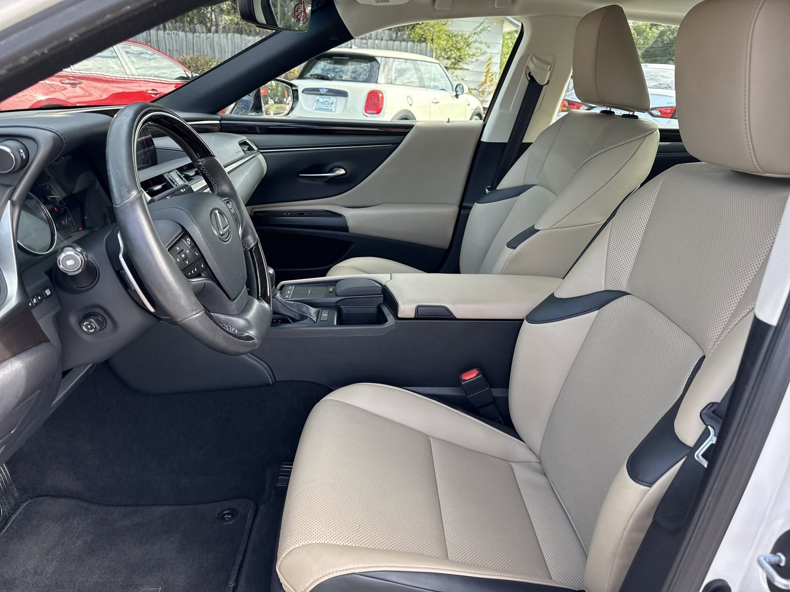Used 2019 Lexus ES 350 w/ Premium Package image 9