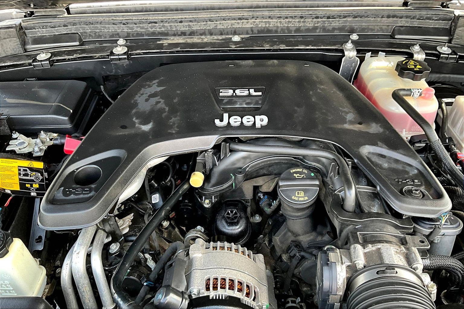 Used 2021 Jeep Gladiator Sport AWD/4WD image 31