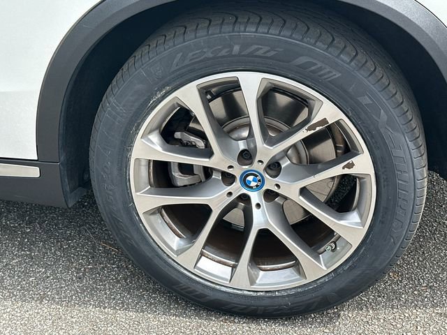 Used 2025 BMW X5 xDrive50e w/ Executive Package AWD/4WD image 37