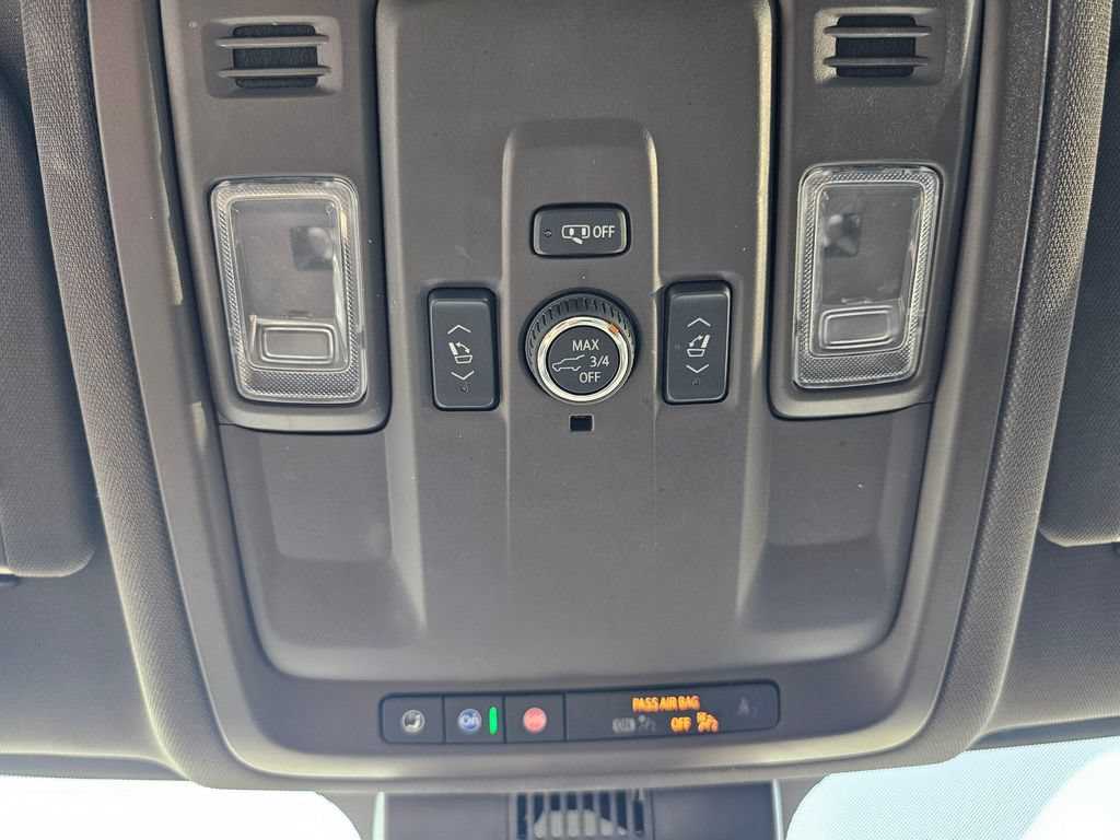 Used 2025 GMC Yukon XL Elevation AWD/4WD image 35