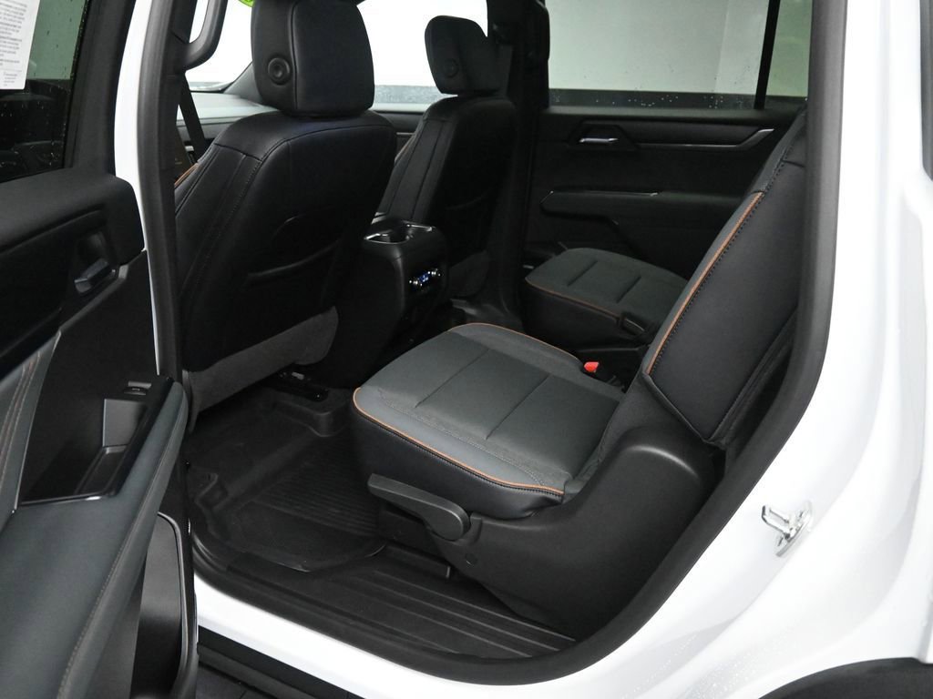 Used 2026 GMC Acadia AT4 image 17