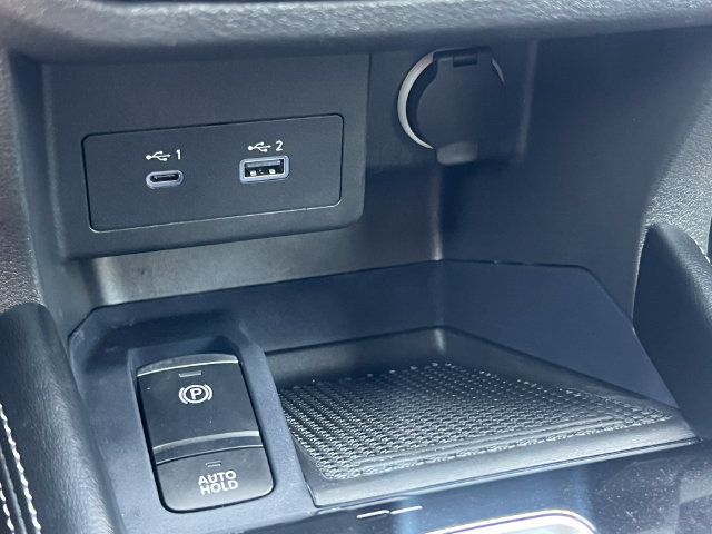 Used 2024 Nissan Kicks SR w/ SR Premium Package FWD image 24