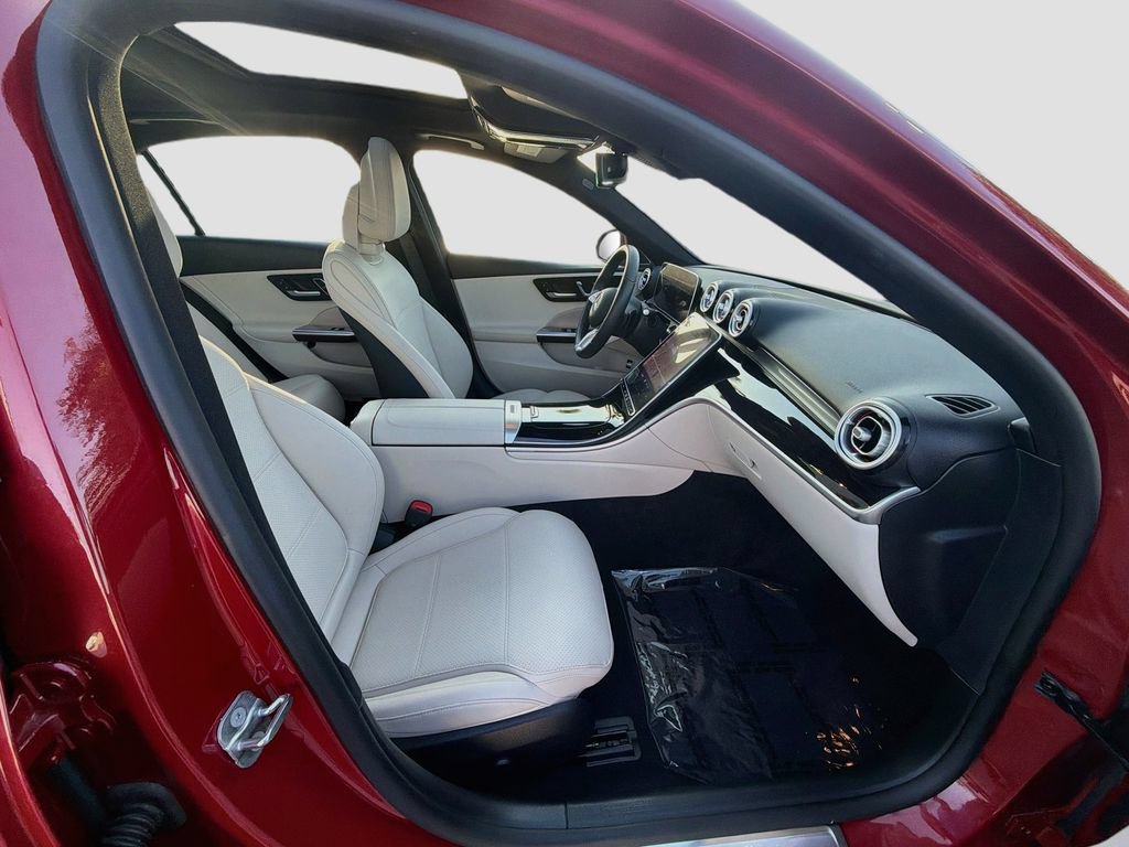 Used 2025 Mercedes-Benz C 300 4MATIC Sedan image 33