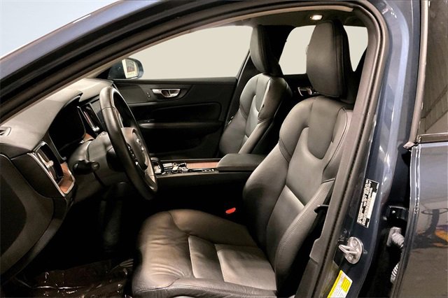Certified 2025 Volvo V60 B5 Cross Country Plus image 26