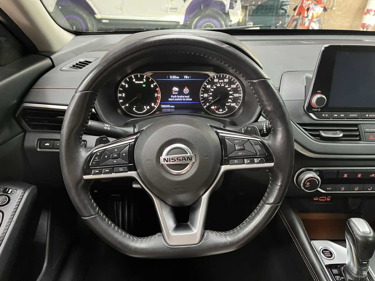 Used 2019 Nissan Altima 2.5 SR FWD image 10