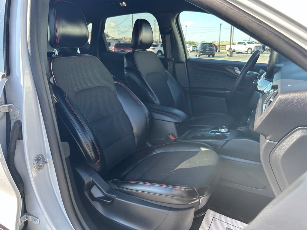 Used 2025 Ford Escape ST-Line Select AWD/4WD image 45