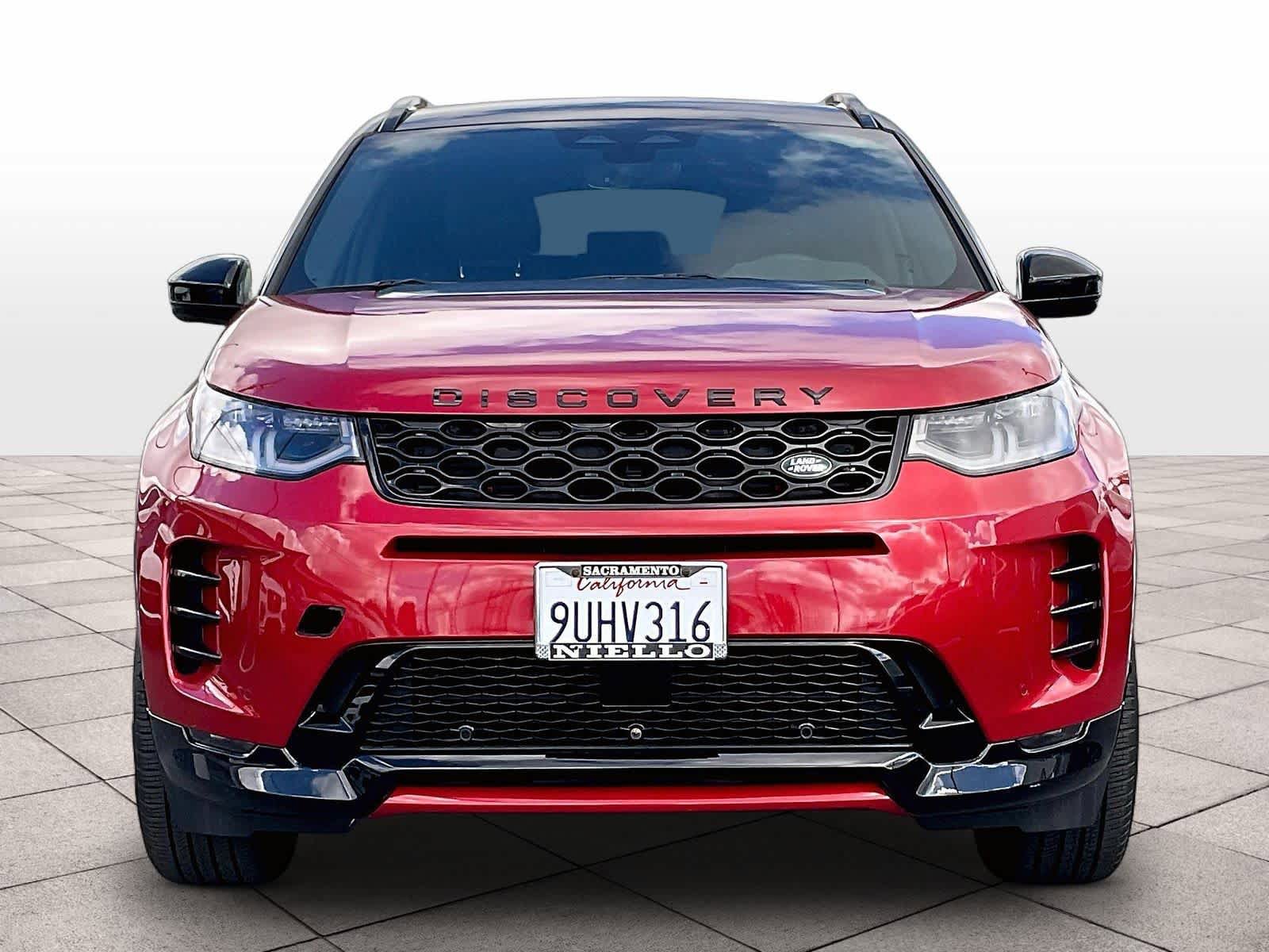Used 2025 Land Rover Discovery Sport Dynamic SE AWD/4WD image 3