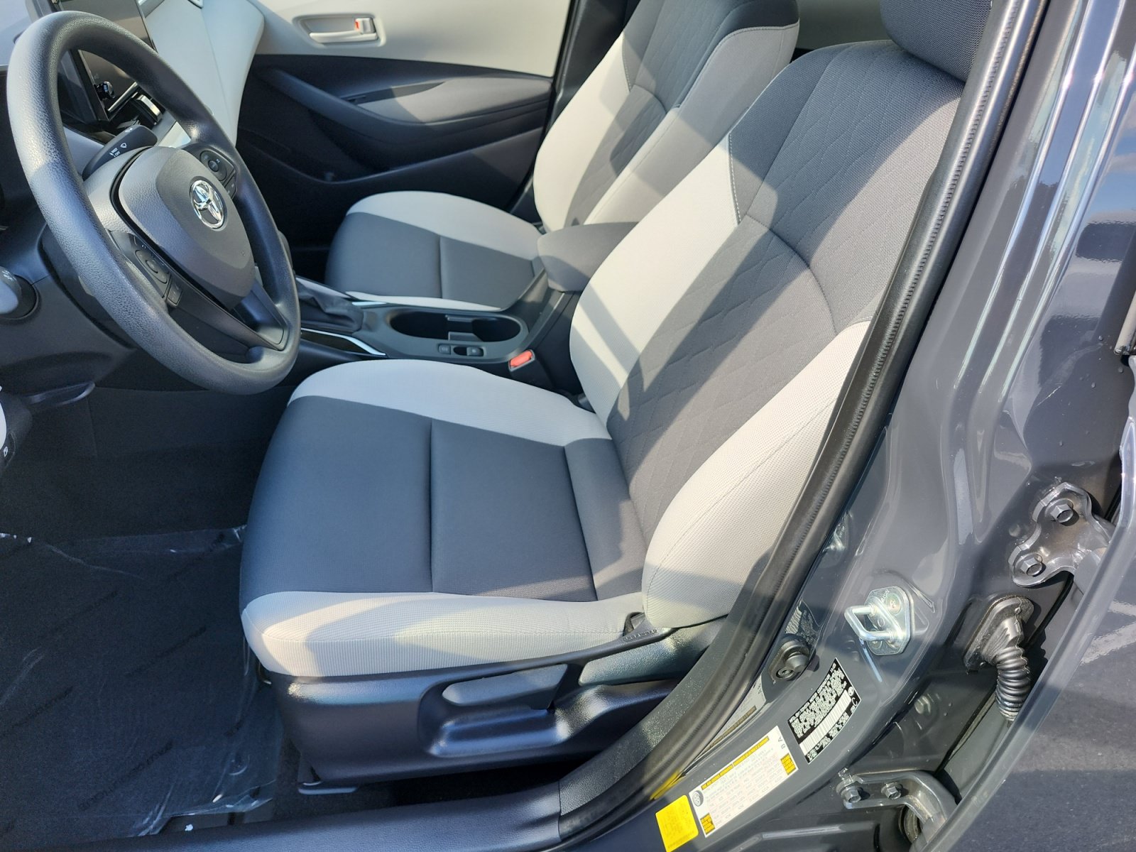 Used 2026 Toyota Corolla LE FWD image 9