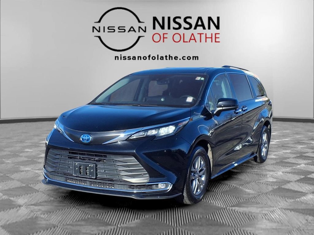 Used 2024 Toyota Sienna XLE